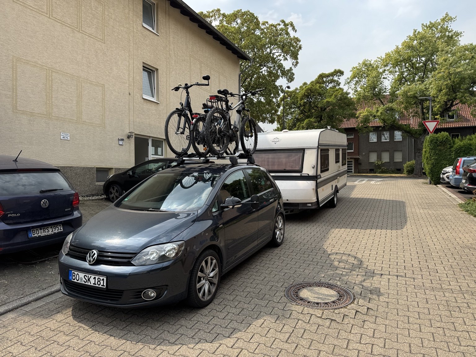 Auto mit Wohnwagen